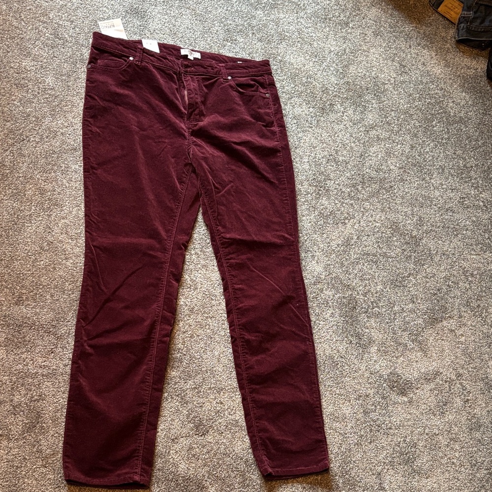 Brand new. Buffalo David Bitton Women's Dark Red burgundy Straight Leg Jeans
